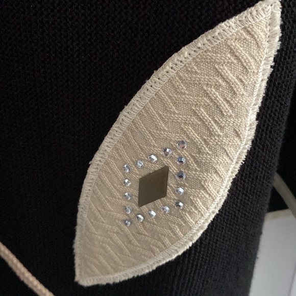 Krisztina Nagy Asymmetrical Sweater-XL - Picture 6 of 16